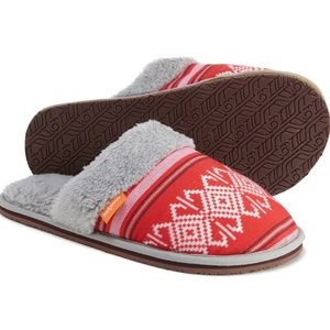 Feelgoodz Women’s Summit Scuff Slippers